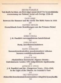 Suomi, itä ja länsi, 1991. Tuomo Polvisen juhlakirja. 17 artikkelia historiantutkimuksen eri saroilta. Katso kirjoittajat kuvista.