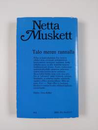 Talo meren rannalla