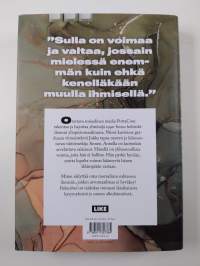 Pahasilmä (ERINOMAINEN)