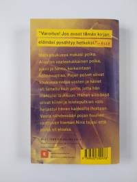 Poika matkalaukussa
