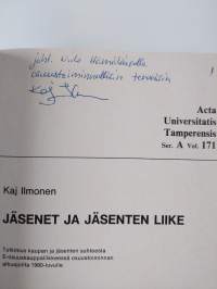 Jäsenet ja jäsenten liike : Tutkimus kaupan ja jäsenten suhteesta e-osuuskauppaliikkeessä osuustoiminnan alkuajoilta 1980-luvulle (tekijän omiste, signeerattu)
