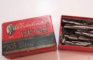 R Esterbrook Pens  mustekynän teriä, kynänteriä  - lähes  täysi  tuotepakkaus