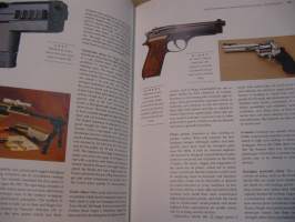 Encyclopedia of Rifles &amp; Handguns: A Comprehensive Guide to Firearms