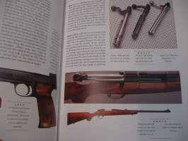 Encyclopedia of Rifles &amp; Handguns: A Comprehensive Guide to Firearms
