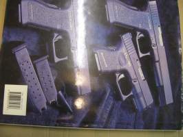 The collector&#039;s book of modern handguns