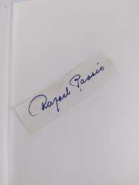 Käytännön sosialidemokratiaa : juhlakirja Rafael Paasiolle hänen täyttäessään 70 vuotta 6.6.1973 (signeerattu)