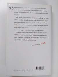 Uhrataan puoluesihteeri