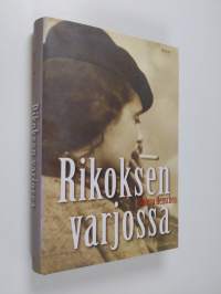 Rikoksen varjossa