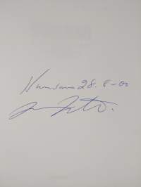 Kuusamo (signeerattu) : luontokaupunki = nature town = Stadt inmitten der Natur = naturstaden = ville de la nature