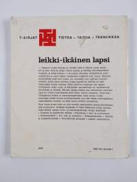 Leikki-ikäinen lapsi