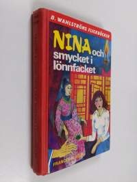 Nina och smycket i lönnfacket