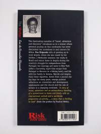 The visitor : an African woman&#039;s story of travel and discovery