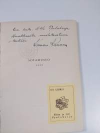 Sotamuseo 1949 (signeerattu, tekijän omiste)