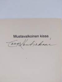 Mustavalkoinen kissa (signeerattu)