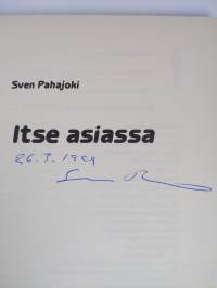 Itse asiassa (signeerattu)