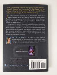 Blue moon : a novel (ERINOMAINEN)