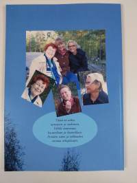 Kolmen naisen huhtikuu : 1.4.-30.4.2005 : runoa ja roosaa (signeerattu, tekijän omiste)