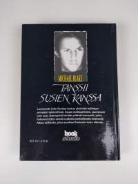 Tanssii susien kanssa