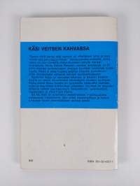 Käsi veitsen kahvassa