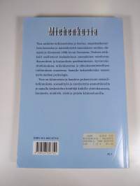Miehenkuvia : välähdyksiä nuorista miehistä Suomessa