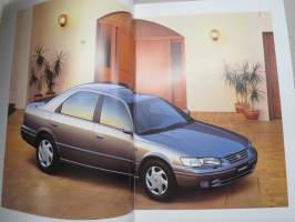 Toyota Camry 2000 -myyntiesite + tekniset tiedot