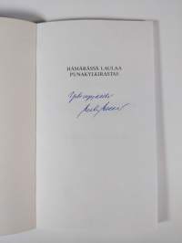 Hämärässä laulaa punakylkirastas : kirjoitelmia vuosilta 1986-87 (signeerattu)