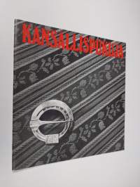 Kansallispukuja