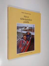 Siivet tähkäpäiden päällä : Kajaanin ilmailukerho 50 vuotta : 1945-1995 (tekijän omiste, signeerattu)