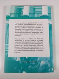 Sivistysyhteisö : puheenvuoroja yliopiston kasvatustehtävästä : Helsingin yliopiston osakunnat 370 vuotta = Akademisk gemenskap : tankar kring universitetets bild...