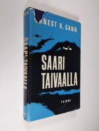 Saari taivaalla