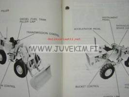 Caterpillar 920 &amp; 930 wheel loaders serial numbers 71H1-up, 41J1-up, 75J1-up, 79J1-up, 41K1-up, 62K1-up, 73U1-up operator´s guide -käyttöohjekirja eng