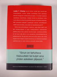 Tehtaan tytöt : unelmia muuttuvassa Kiinassa