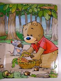 Nalle metsäretkellä : palapelikirja