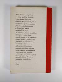 Kenttäläinen käy talossa : Novelleja