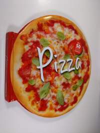 Pizza : yli 55 herkullista reseptiä pizzan ystäville