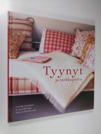 Tyynyt ja torkkupeitot (ERINOMAINEN)