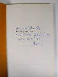 Kuuden syksyn runot : antologia (tekijän omiste)