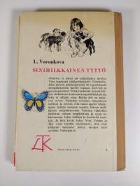 Sinihilkkainen tyttö