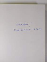 Pitelijöitä ja papinheittäjiä : epävirallinen Pyhäjärven historia (signeerattu)