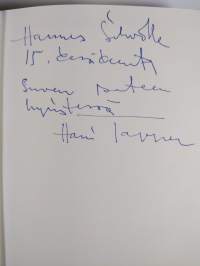 Näin syntyvät revontulet () kertomus taiteilijaveljesten lapsuudesta (signeerattu)