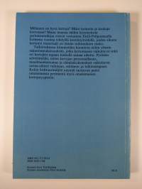 Tarina ja tulkinta : tutkimus kansankertojista