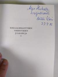 Suomalaisen yhteiskunnan sosiaalipolitiikka : Johdatus sosiaalipolitiikkaan (signeerattu)