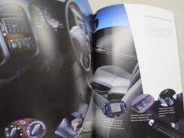 Toyota Avensis 2002 -myyntiesite / sales brochure