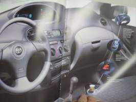 Toyota Yaris 2001 -myyntiesite / sales brochure