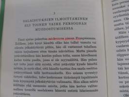 Elämän vuodenajat ynnä muita esseitä