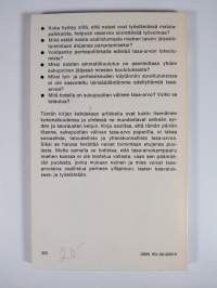 Naisen luokkakuva : 8 otosta