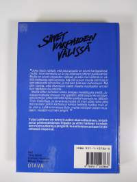 Siivet varpaiden välissä (signeerattu)