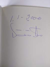 Vapaan suomen 8 vuosikymmentä (signeerattu)