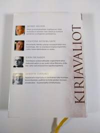 Kirjavaliot - Archer Jeffrey : Kaikki tarvittavat todisteet / Vaite, Celestine Hitiura : Tahitin tyttäret / Rickards, John : Menneisyyden painajainen / Sanford, A...