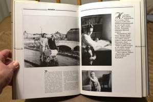 Tellervo Koivisto - Presidentin puoliso, 1988. 1.p. Perhealbumien ja kotiarkistojen kuvien ja sanan välitöntä vuoropuhelua!